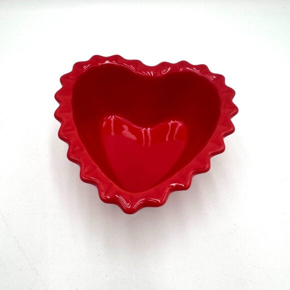 Chantal Heart Shaped Scalloped Baking Molds 1 1/4 Cup Three pieces - Picture 1 of 10